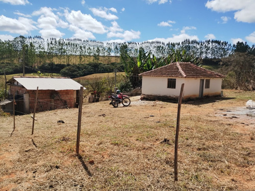 Vende-se Sítio Com Área Total De 14.6 Hectares