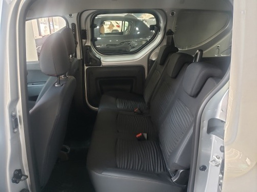 Imagen 13 de 25 de Renault Kangoo Ii Express 1.6 Emotion Pantalla Multimedia Os