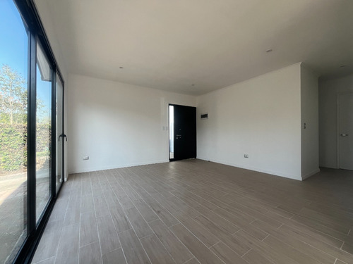 Maravillosa Casa Recién Remodelada, Finas Terminaciones.