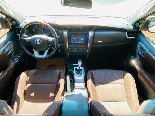 Toyota Hilux SW4 2.7 16V 4P SR FLEX AUTOMÁTICO