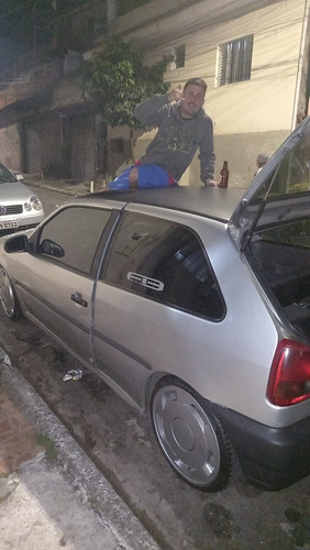 Imagem 2 de 4 de Volkswagen Gol 1996 1.6 3p Gasolina
