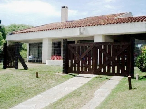 Casa En Alquiler De 4 Dormitorios En Playa Mansa