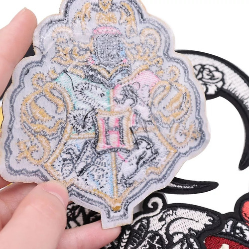 Imagen 8 de 8 de Set 5 Parche Insignia Harry Potter Hogwarts Gryffindor