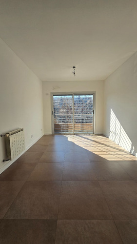 Departamento 2 Ambientes Con Cochera- Alquiler- Castelar