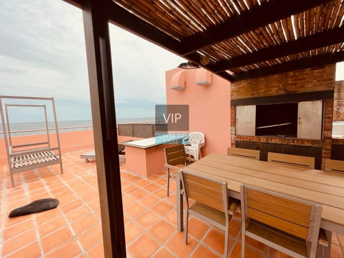 Vendo Penthouse En Playa Mansa- Ref: 541