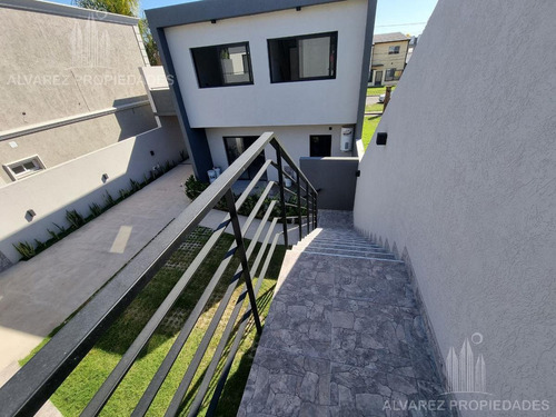 Imagen 8 de 30 de Departamento 3 Ambientes Venta Castelar Cochera