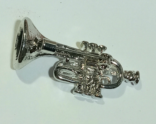 Imagen 2 de 2 de Bello Prendedor Broche Con Diseño Instrumento Musical