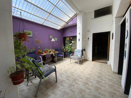 Venta - Casa - Ciudadela - Lote Propio - 5 Ambientes - Cochera - Posibilidad De Construccion