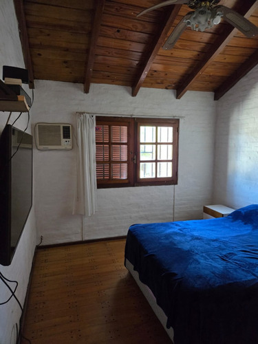 Venta Casa De 3 Dormitorios Con Patio, Barrio Jorge Cura Rosario