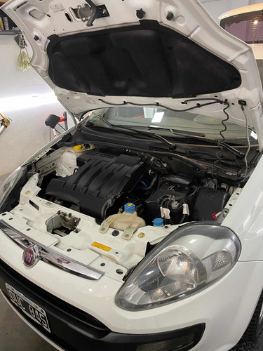 Fiat Punto Attractive 1.4 8v Año 2015