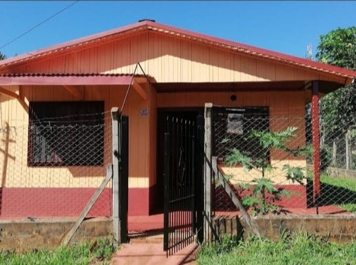 Vendo Casa De Madera En San Ignacio, Excelente Ubicacion