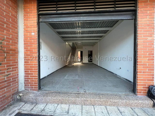 Dennymar Barreto Alquila Local En Zona Centro, El Mismo Cuenta Con Una Area De Mezzanina, Ideal Para Tu Emprendimiento O Darle Continuidad A Tu Negocio.