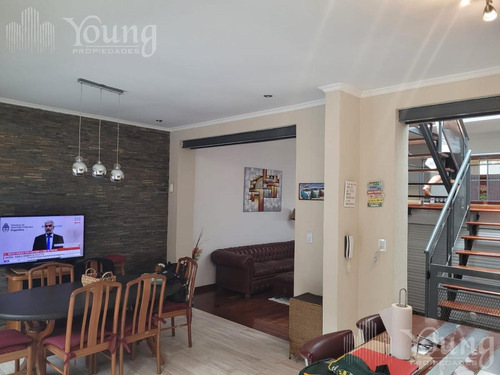 Imagen 5 de 30 de Casas De Estilo Moderno Y De Gran Categoría Constructiva . Bernal Centro