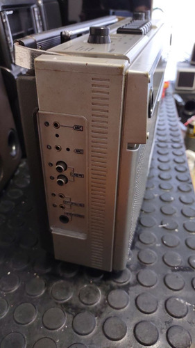 Radio Gravador Sanyo Antigo M9922f M-9922f Funcionando (Usado)