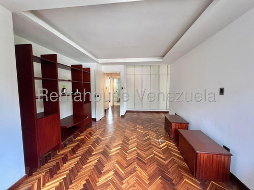 Amplio Apartamento En Venta En La Florida, Caracas 25-15909