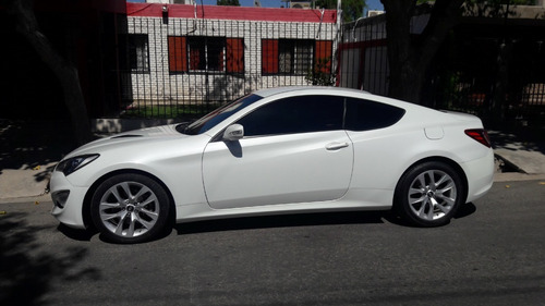 Hyundai Genesis Coupe 2.0 T