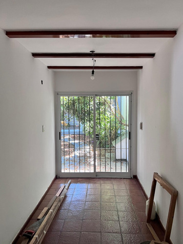 Casa En Venta - Hipolito Bouchard 171 Adrogue