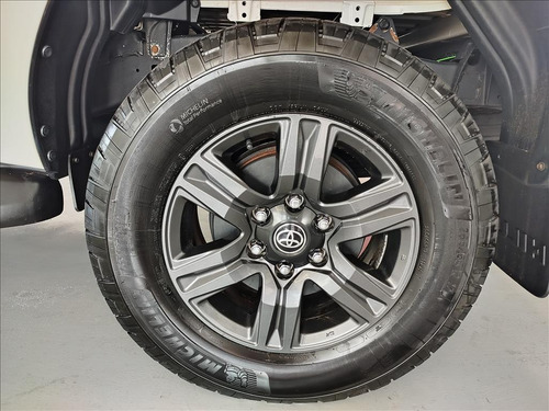 Toyota Hilux 2.8 D-4D TURBO DIESEL CD SR 4X4 AUTOMÁTICO