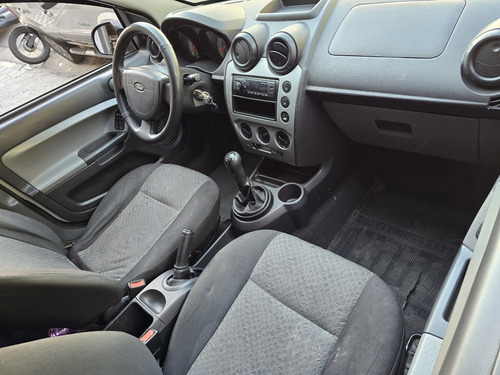 Ford Fiesta 1.6 MPI CLASS SEDAN 8V FLEX 4P MANUAL