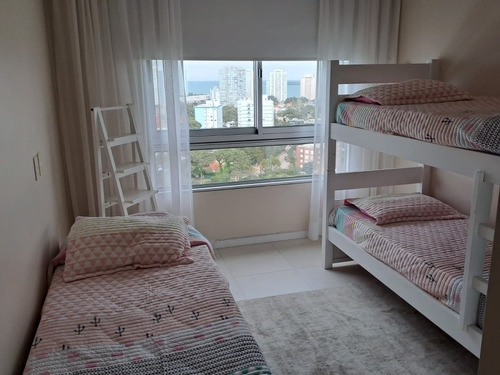 Imagen 11 de 28 de Departamento De Categoría En Oean Drive, Punta Del Este.