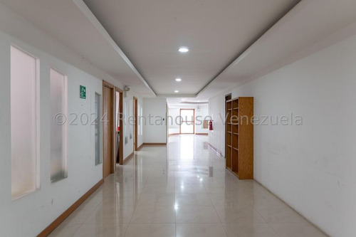 Edificio Comercial En Venta Mls #24-17255