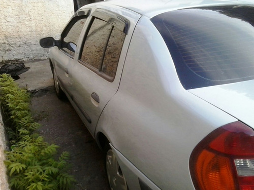 Renault Clio Sedan Expression1.6 Completo Prata 2003/revisad