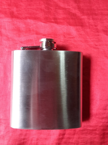 Imagen 1 de 2 de Petaca Acero Inoxidable 7 Oz