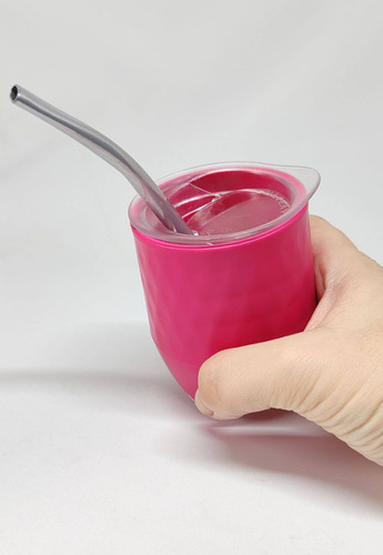 Imagen 2 de 3 de Mate Con Tapa Antivuelco Con Bombilla Varios Colores