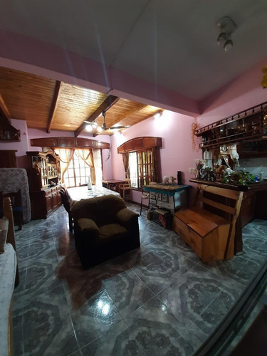 Imagen 17 de 30 de Casa Y Quincho Con Amplio Terreno A. Korn