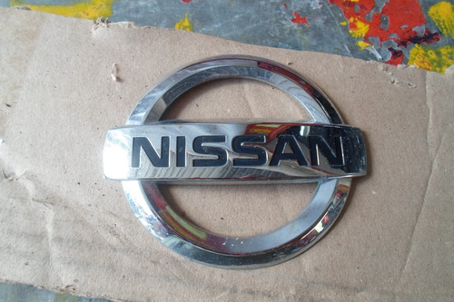 Emblema Cromado Fascia Delantera Nissan March 33561