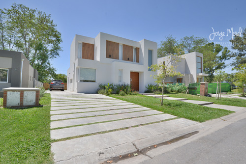 Casa Perimetral #500-600 - Pilar Del Este - Santa Guadalupe 2 - 660m2 #id 14762