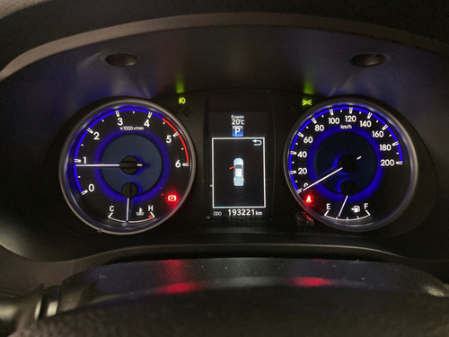 Toyota Hilux 2.8 D-4D TURBO DIESEL CD SRX 4X4 AUTOMÁTICO