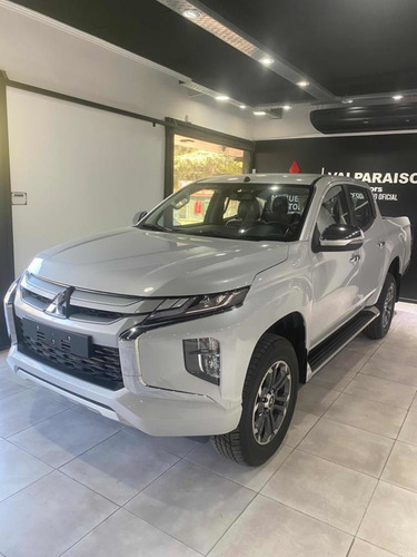 Imagen 24 de 25 de Ford Ranger 2023 Limited 4x4 At