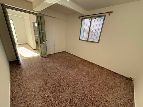 Alquiler - Apartamento Con Dos Dormitorios Y Patio En Sayago - Eduardo Pondal Y Cno. Ariel