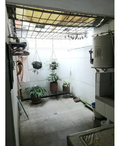 Venta De Casa Unifamiliar Con Aire En La Castellana.