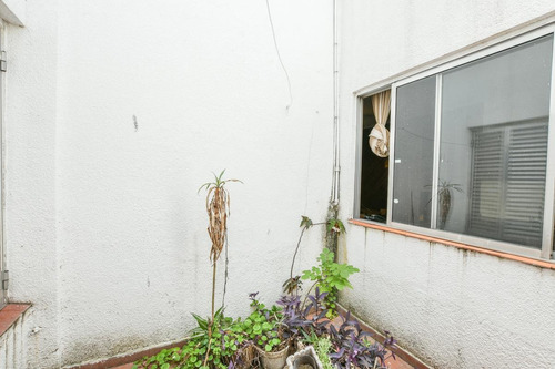 Departamento De Escalera En Venta De 4 Dormitorios En Barrio Martin - Centro