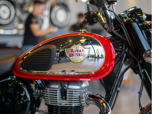Imagen 12 de 25 de Royal Enfield Classic 350 Chrome Red