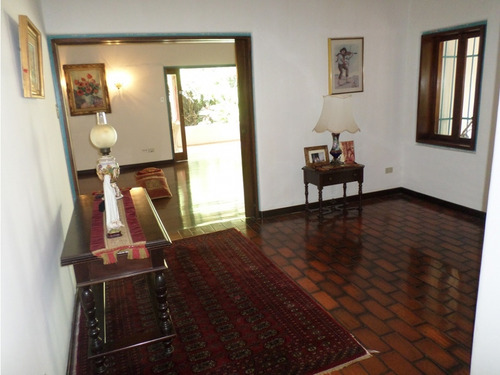 Casa En Venta En Lomas Del Mirador Caracas