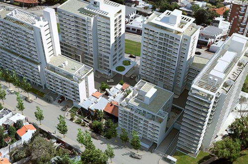 Oviedo Casi Av. Italia . Piso 13. Al Norte. 2 Dorm, 1 Baño. Cocina Integrada Con Terraza.2 Garajes Y Tasas Y Conexiones Incluidas Barbacoa Vig. 24hs. Vista Despejada Al Norte Soleado.