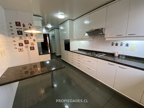 Departamento En Arriendo De 4 Dorm. En Las Condes