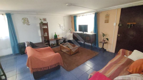 Casa En Venta De 4 Dorm. En Maipú