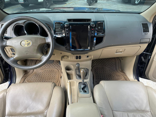 Toyota Fortuner 2010