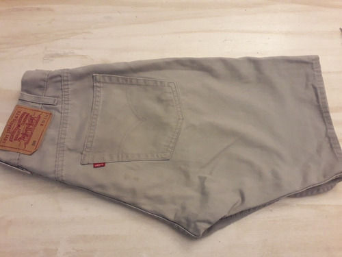Bermuda De Jean Levis 505