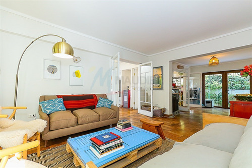 Casa En Venta De 3 Dorm. En Las Condes