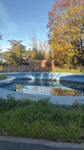 Quinta En Venta, 2 Dormitorios, La Reja, 1500 Metros De Terreno Con Pileta