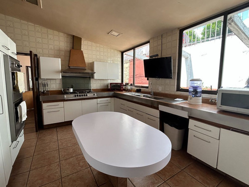 Jardines Del Pedregal, Casa Con Gran Jardín En Un Solo Nivel