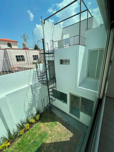 Imagen 3 de 14 de Casa A Estrenar De Lujo/ 4 Recamaras/jardín/4 Autos.