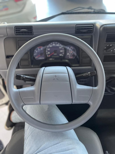 Imagen 8 de 15 de Mitsubishi Canter Fe85