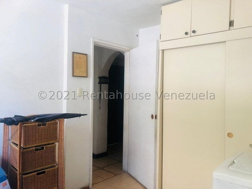 Imagen 6 de 26 de Amplio Apartamento En Venta. Urb. Bello Monte. Mls #22-9863 Vanessa Sayago. 04125866548
