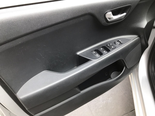 Imagen 12 de 15 de Kia Rio 2019 1.6 Sedan Lx At